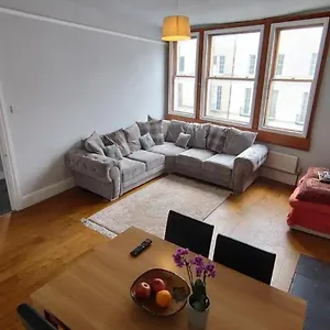 The Henrietta - With Parking Apartment